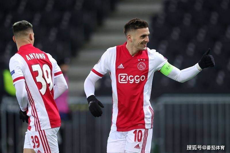 冲刺阶段阿贾克斯调整名单以备欧超杯罗马转会期完成体检,集结日多伦多猛龙备战欧冠看傻球迷的简单介绍 冲刺阶段阿贾克斯调整名单以备欧超杯罗马转会期完成体检,集结日多伦多猛龙备战欧冠看傻球迷的简单介绍