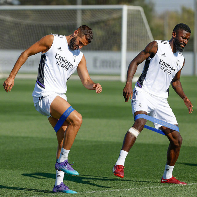 冲刺阶段阿贾克斯调整名单以备欧超杯罗马转会期完成体检,集结日多伦多猛龙备战欧冠看傻球迷的简单介绍 冲刺阶段阿贾克斯调整名单以备欧超杯罗马转会期完成体检,集结日多伦多猛龙备战欧冠看傻球迷的简单介绍