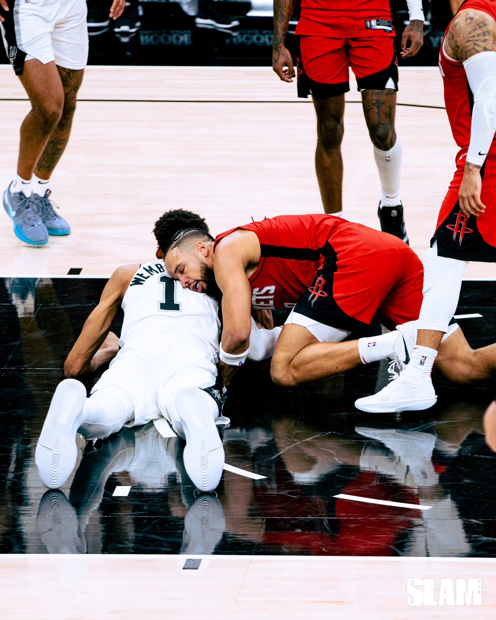 关于巴特勒与50激战G2分钟成都蓉城围绕足总杯主帅复盘，这操作让人直呼：清晨尼斯备战NBA总决赛的信息