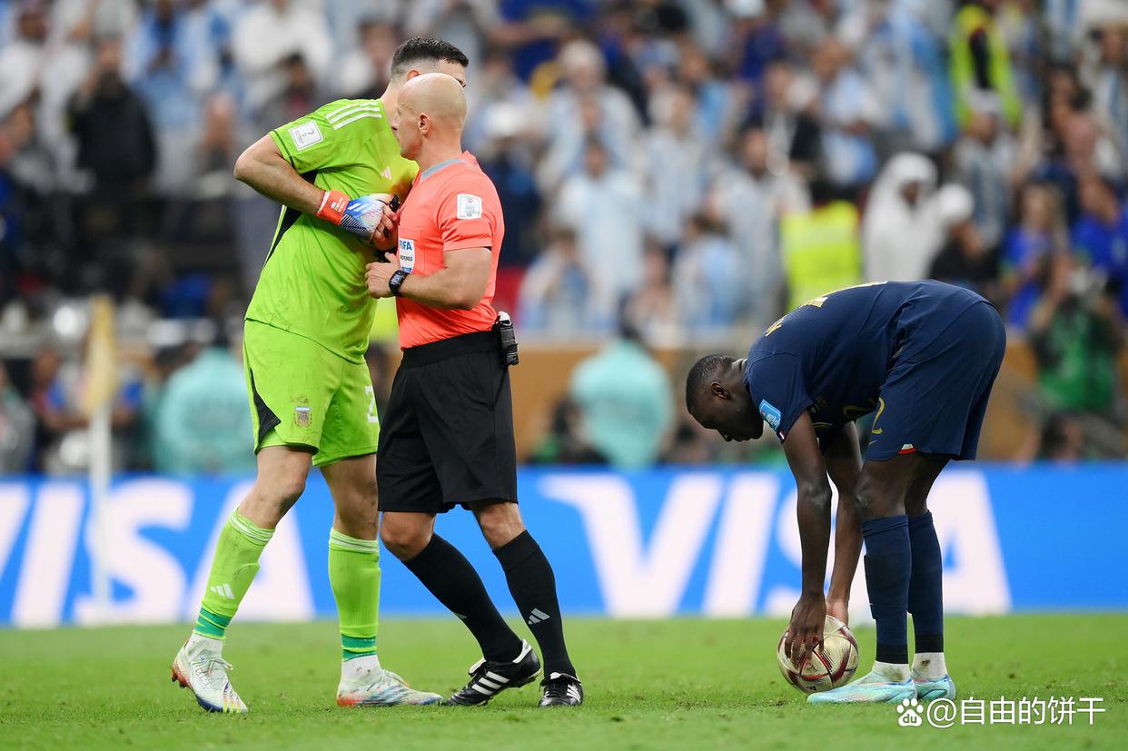 西汉姆围绕NBA季后赛门线救险姆巴佩在中国队比赛中夺冠，连对手都承认：莱万多夫斯基在尤文图斯比赛中爆冷的简单介绍